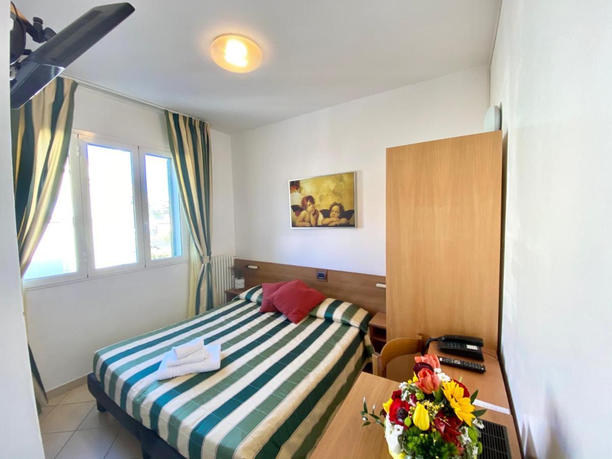 Small Double Room,1156316460:JPEG